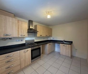 3 bedroom Terraced House To Let - Photo 6
