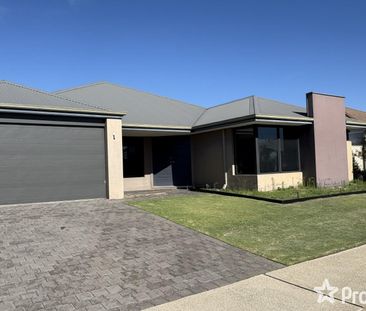 12 Kinloch Pass, Aubin Grove WA 6164 - Photo 2