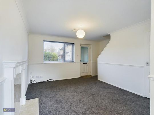2 bedroom end of terrace house to rent - Photo 1