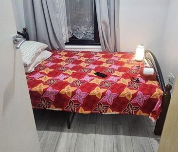 Room in a Shared House, Lichfield Road, E6 - Photo 1