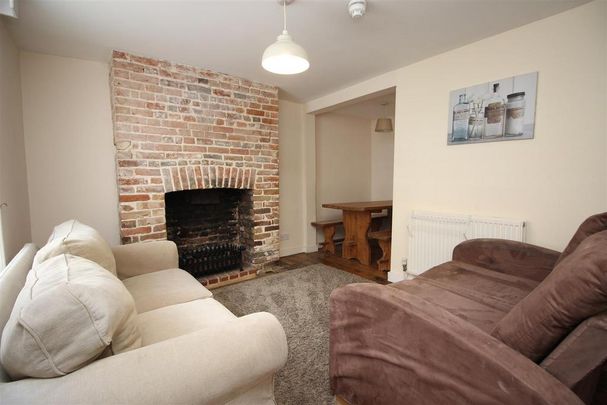 4 bedroom terraced house to rent - Photo 1
