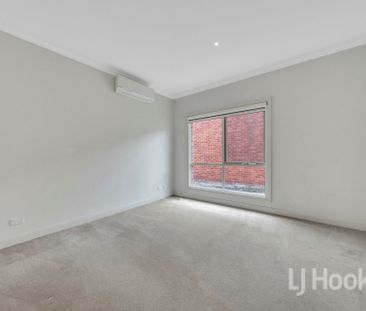 Spacious 3-Bedroom Townhouse in Prime Mount Waverley School Zone - ... - Photo 4