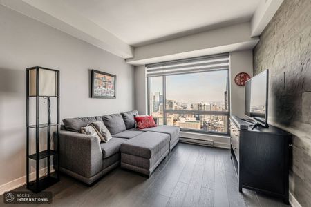 Furnished condo for rent in the prestigious Tour des Canadiens 3 in downtown Montreal. - Photo 2