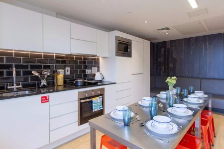 Silver En Suite - Photo 5