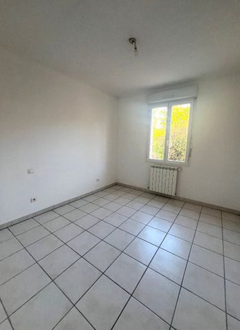 ROGNONAS - Maison de plain pied avec 3 chambres et garage., - Photo 4