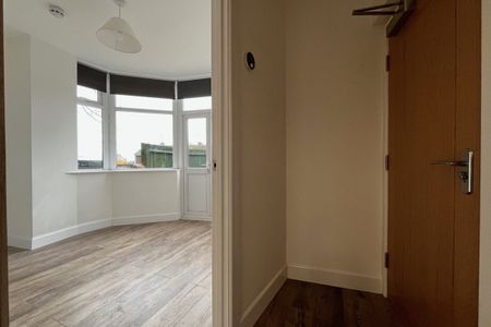 Dove Bank, Uttoxeter - Photo 3