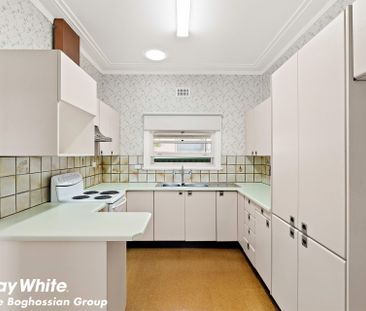 FAMILY HOME - PERFECT LOCATION - Photo 6