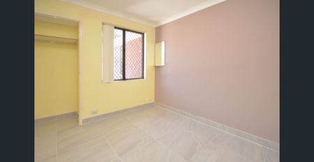 Rear House Close to Curtin Uni - Photo 3