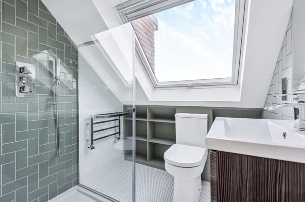 4 bedroom end of terrace house to rent - Photo 1