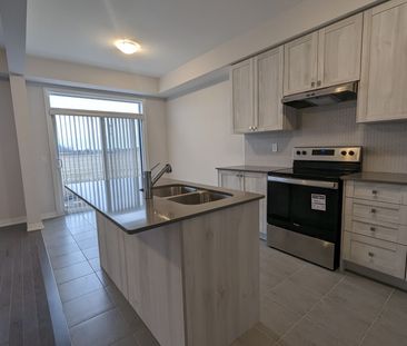 For Lease - 68 Freedom Crescent, Hamilton, Ontario - Photo 3