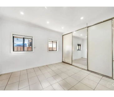 House for rent - Photo 4