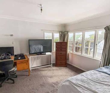 Spacious 3-Bedroom Home in Waiuku - Valley Road Location! - Photo 5