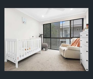 Charming 3-Bedroom Home in Leafy Wooloowin – Minutes from the City! - Photo 3