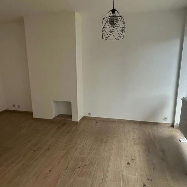 Appartement te huur in Waremme voor € 735 met 1 slaapkamer - Foto 1