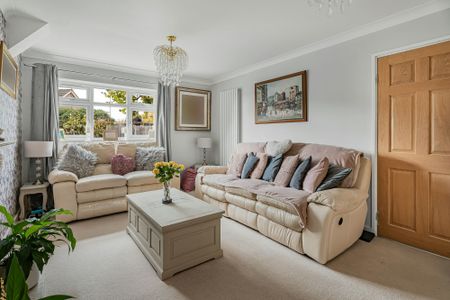 Coopers Meadow, Redbourn, St. Albans, AL3 7EY - Photo 2