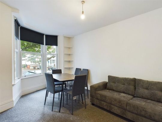 6 bedroom end of terrace house to rent - Photo 1