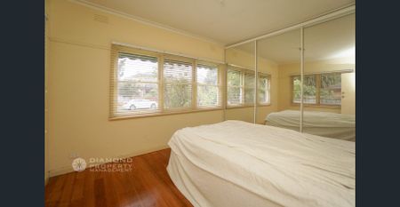 Spacious Family Home in Prime Burwood East Location - Photo 2