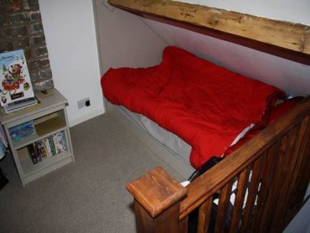 Ultra modern, stylish 1 bedroom Apartment - Photo 3