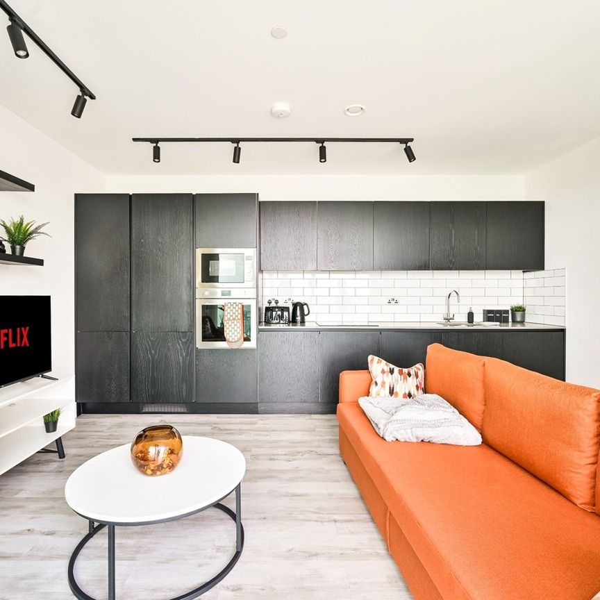 1 Bed Flat, Icon Tower, W3 - Photo 1