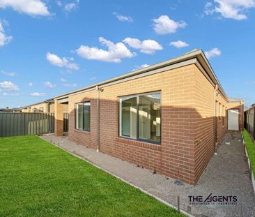 Brand New 4-Bedroom Family Home in Prime Tarneit Location - Photo 2