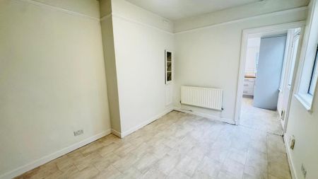 4 bedroom detached house to rent - Photo 4