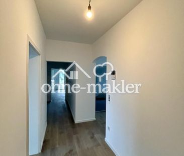 Kernsarnierte 4-Zimmer-Mietwohnung mit Terrasse, Balkon und Weitblick - Photo 1