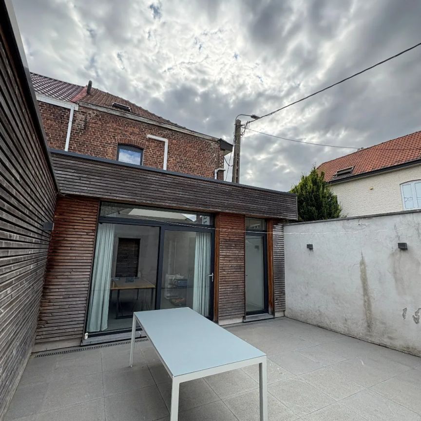 Woning te huur met 3 slpks en binnenkoer te Halle - Photo 1