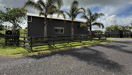 Where Town Meets Country - Photo 5