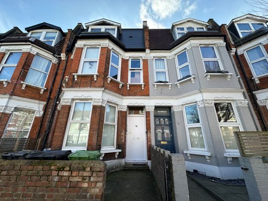 Studio Flat, Hampden Road, N8 - Photo 1