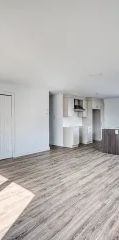 1 room apartment of 96m² in Saint-Jérôme - Photo 2