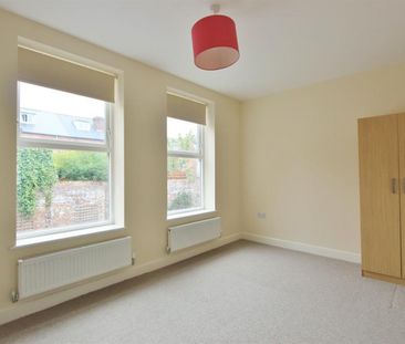 3 bedroom House To Let - Photo 2