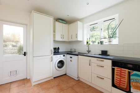 3 bedroom detached house to rent - Photo 4