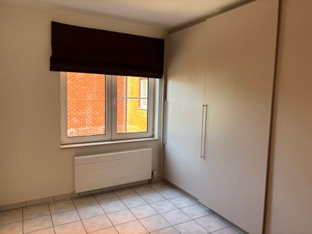 HERZELE - RUIM APPARTEMENT VLAKBIJ STATION - Photo 2