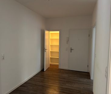 Moderne, gut geschnittene sowie großzügige 2-Zimmer Wohnung mit EBK... - Photo 3