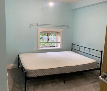 2 bedroom maisonette to rent - Photo 2