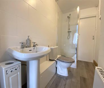 Cricklade Road, Swindon, Swindon, SN2 - Photo 2