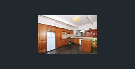 Spacious Family Living in Prime Location - Photo 5