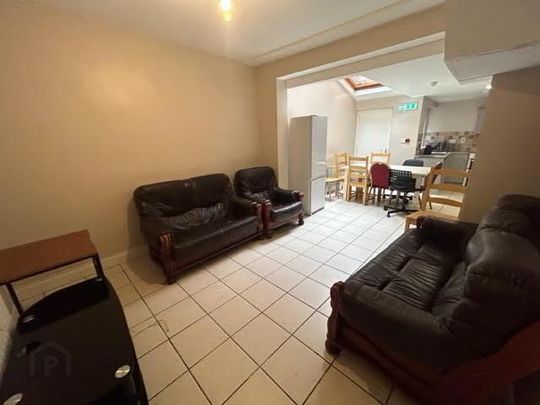 Great 7 Bedroom House, 33 Rugby Avenue, Queens Quarter, Belfast, BT7 1RD - Photo 1