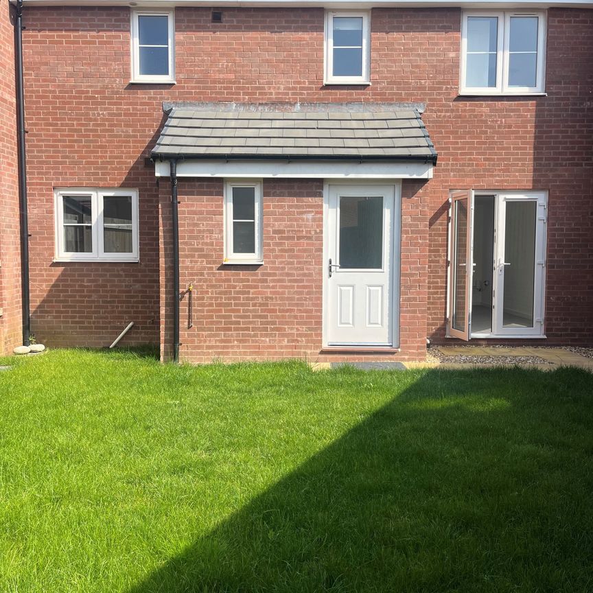 Hawkfinch Drive, Yeovil, Houndstone - Photo 1