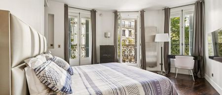 Appartement • Saint Philippe du Roule - Photo 5