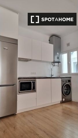 malaga, Andalusia 29008 - Photo 5