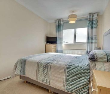 Coltsmead, Portsmouth, PO6 - Photo 4