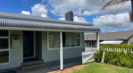 Very cute three-bedroom cottage - Photo 5