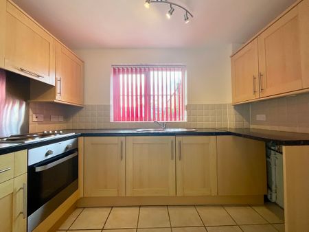 2 bedroom End Terraced House to let - Photo 5