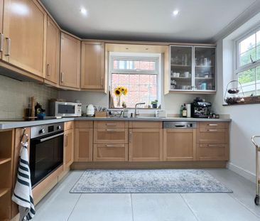 3 bedroom semi-detached house to rent - Photo 5