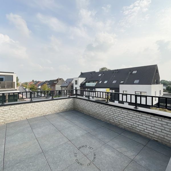 Nieuwbouwappartement met twee slaapkamers, terras en garage - Photo 1