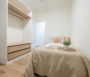 Carrer de lEscultor Josep Capuz, Valencia, Valencian Community 46004 - Photo 4