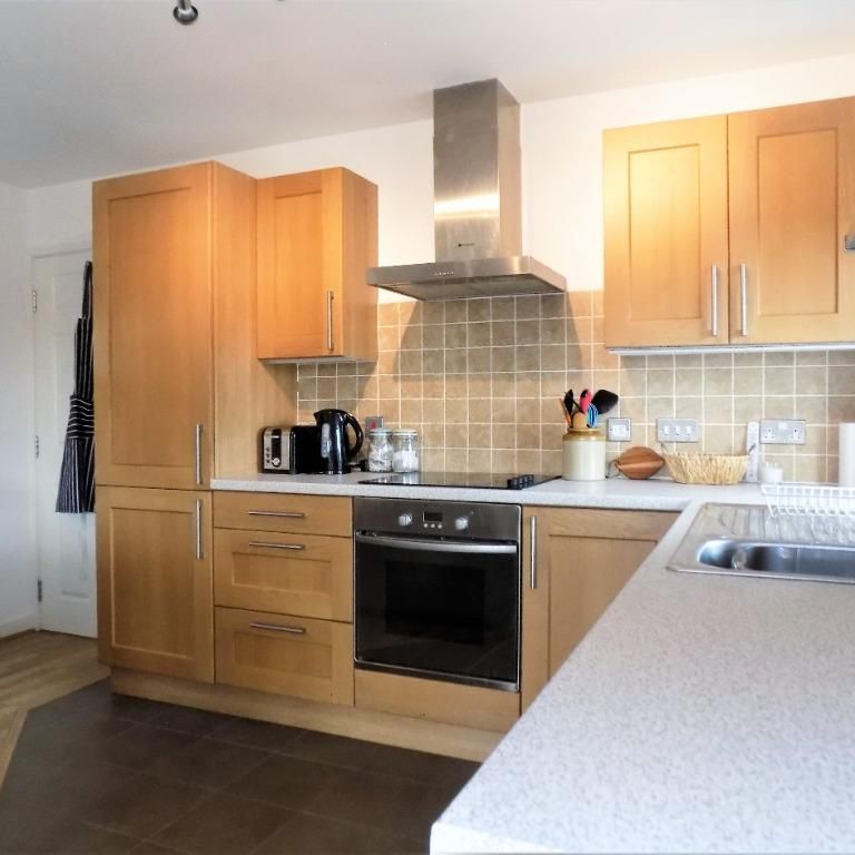 2 bedroom flat to rent - Photo 1