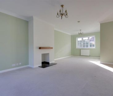 4 bedroom detached house to rent - Photo 5