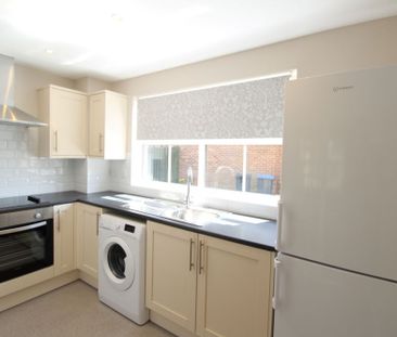Withy Bush, Burgess Hill, RH15 - Photo 3